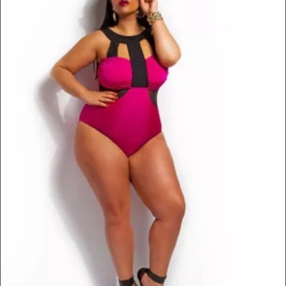 LAST ONE Plus Size Swimsuit - Picture 2 of 3